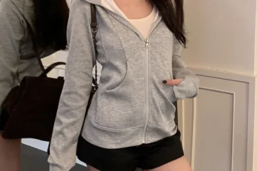 Gray Zipper Hooded Sweatshirt Women 2025 New Korean Slim Fit Cardigan Long Sleeve Coat Woman Solid Pockets Sports Hoodies Jacket