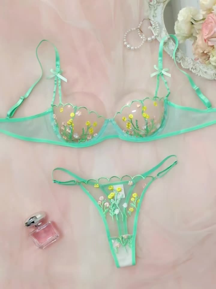 Bras & Underwear > Bra Set - Image 7