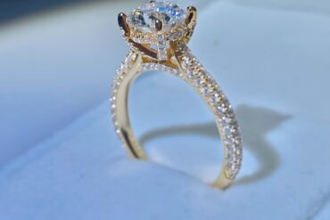 1pc Elegant 18K Golden Plated S925 Silver Moissanite Engagement Ring, Simple Style, Single Piece, Luxury Proposal Jewelry, Ideal for Daily Wear & Holiday Gifts
