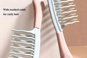 A Set of Wide-Toothed Combs, Ideal for Long Curls And Voluminous Styles - Stylish Black And Light Blue Combs with ABS Handles, Perfect for Managing Curls And Home Massages, an Ideal Holiday Gift for Friends, Elegant Hair Combs