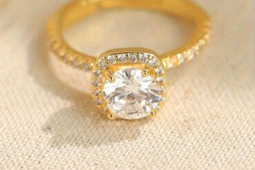 1pc 0.5-1.05 Carat Brilliant Round Cut Laboratory-created Simulated Stone of D Color and VS Clarity Ring | 18K Golden Plated, 925 Silver, Elegant and Easy Style, Ideal for Wedding and Valentine'S Day Gifts, Perfect for Women